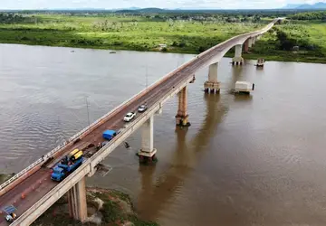 Ponte sobre rio Paraguai passa por 2ª etapa de concretagem neste fim de semana e ficará interditada