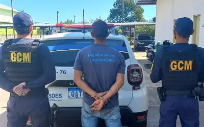 Homem com mandado de prisão em aberto ofende Guardas durante abordagem, e acaba preso em flagrante 