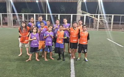 Projeto oferece aulas de futebol de graça para crianças e adolescentes no Parque Tarsila do Amaral