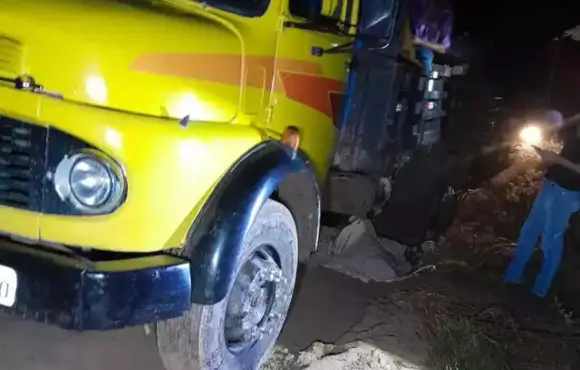Homem morre atropelado ao cair debaixo de caminhão em Corumbá