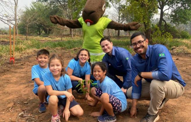 Em comemoração ao Dia da Árvore, Águas Guariroba promove educação ambiental com plantio de mudas